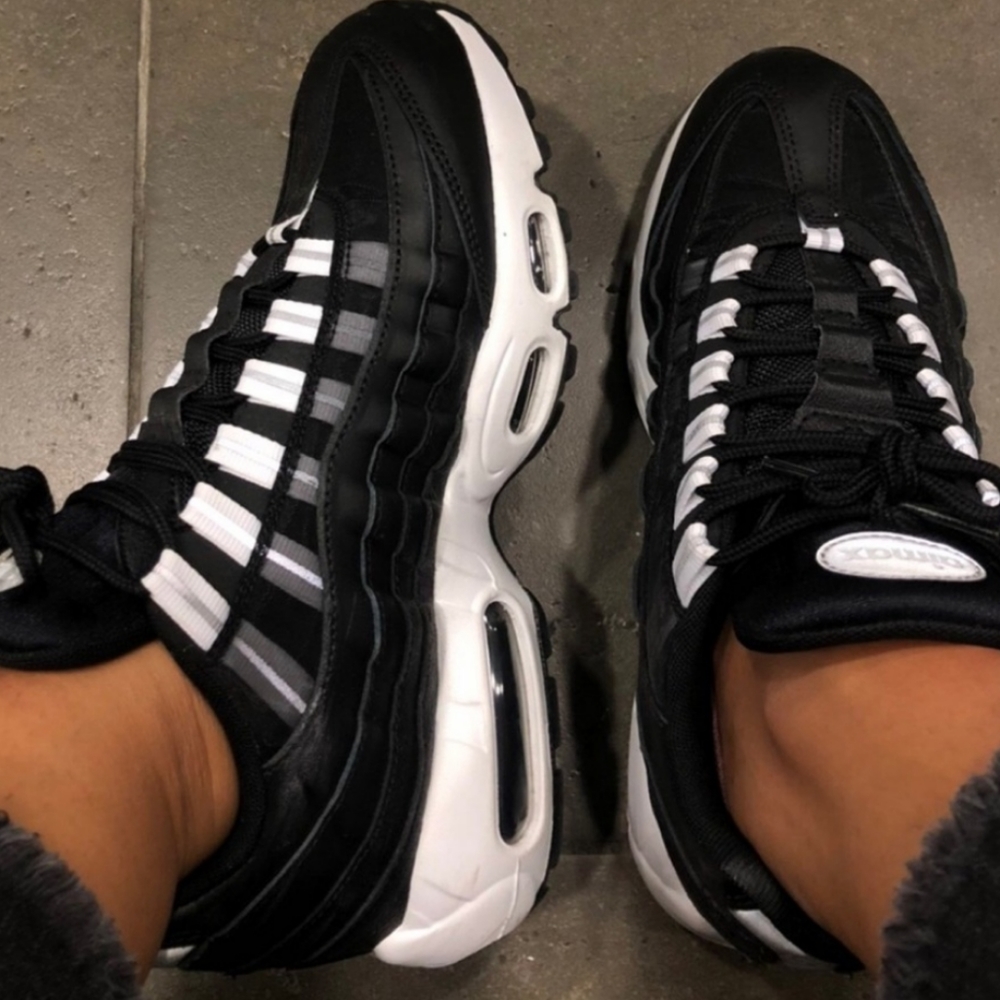 NEW NIKE AIR MAX 95 Sneakers